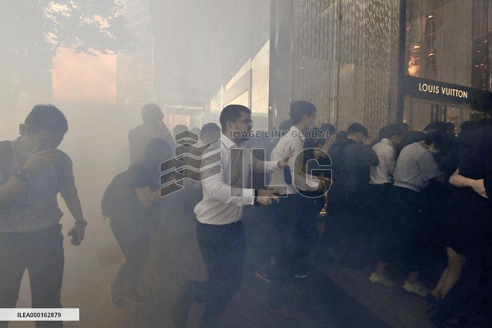Clash between Hong Kong police, protesters