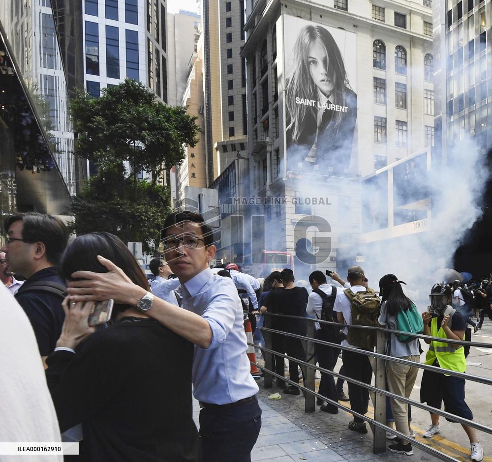 Clash between Hong Kong police, protesters