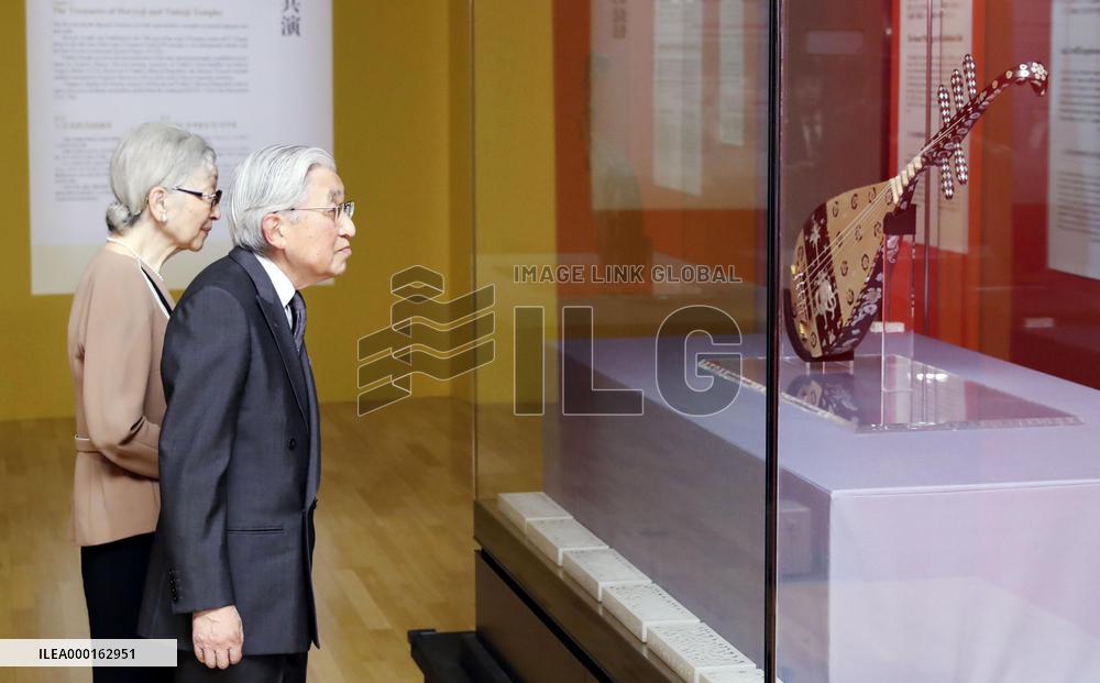 Former emperor at Shosoin treasure house exhibition