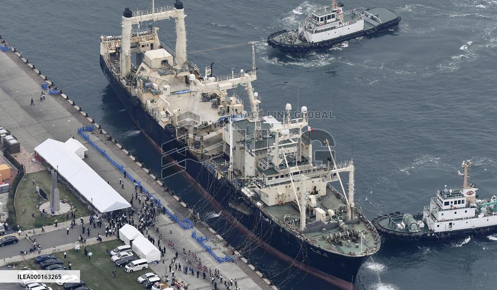 Japan resumes commercial whaling