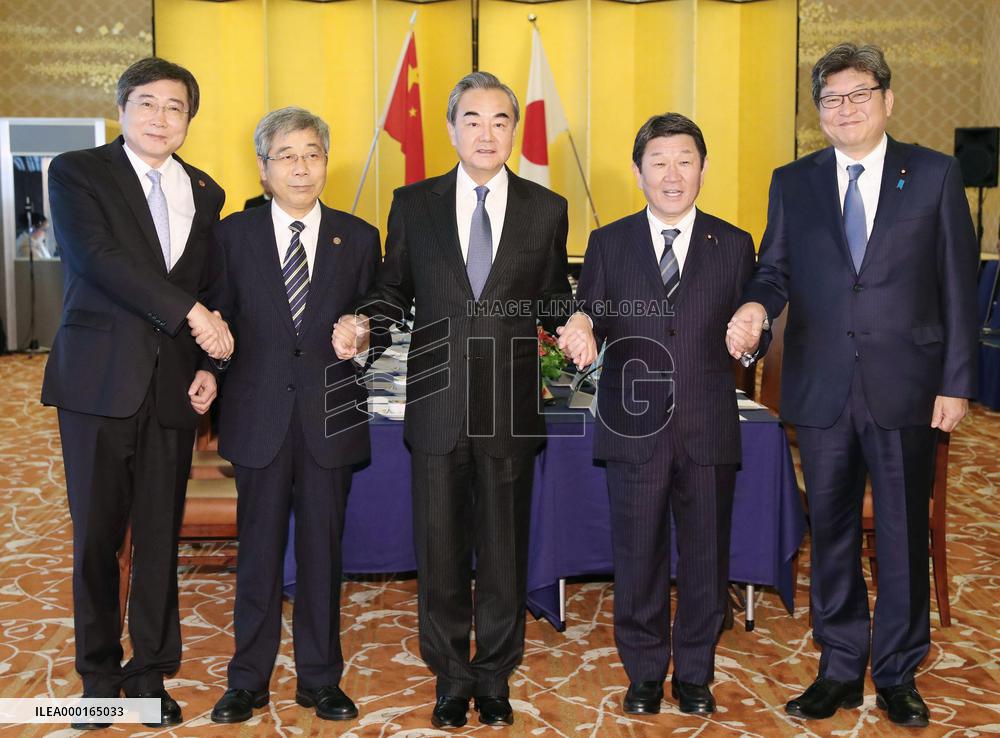 Japan-China talks on human and cultural exchanges