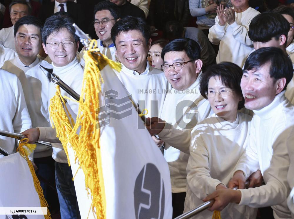 New conservative party launched in S. Korea
