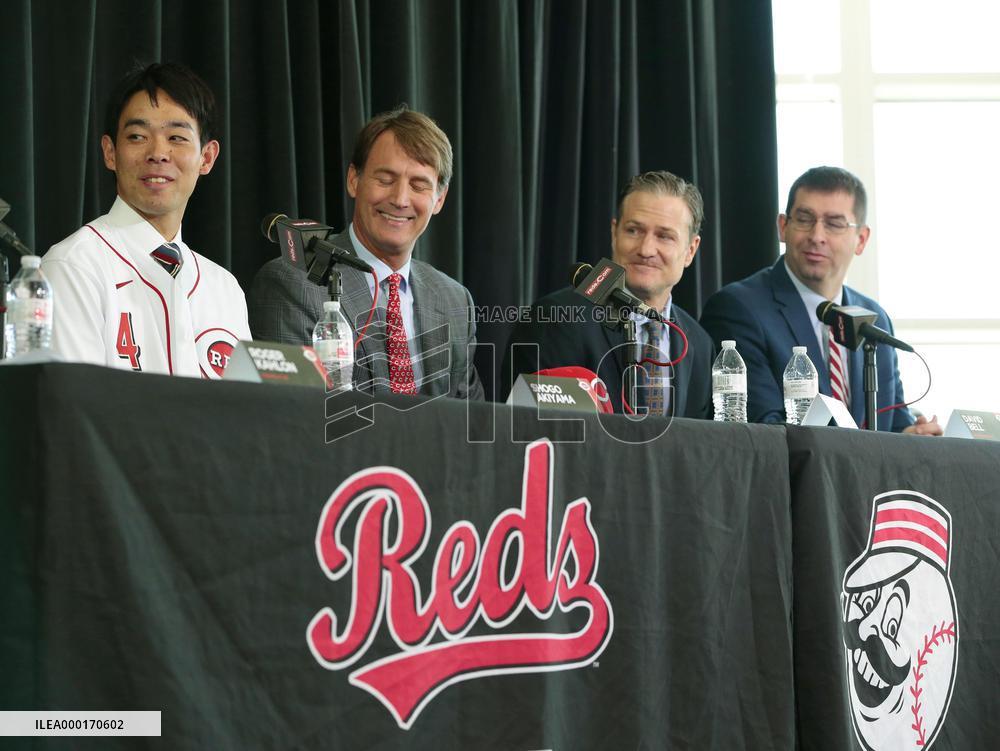 Baseball: Shogo Akiyama joins Cincinnati Reds