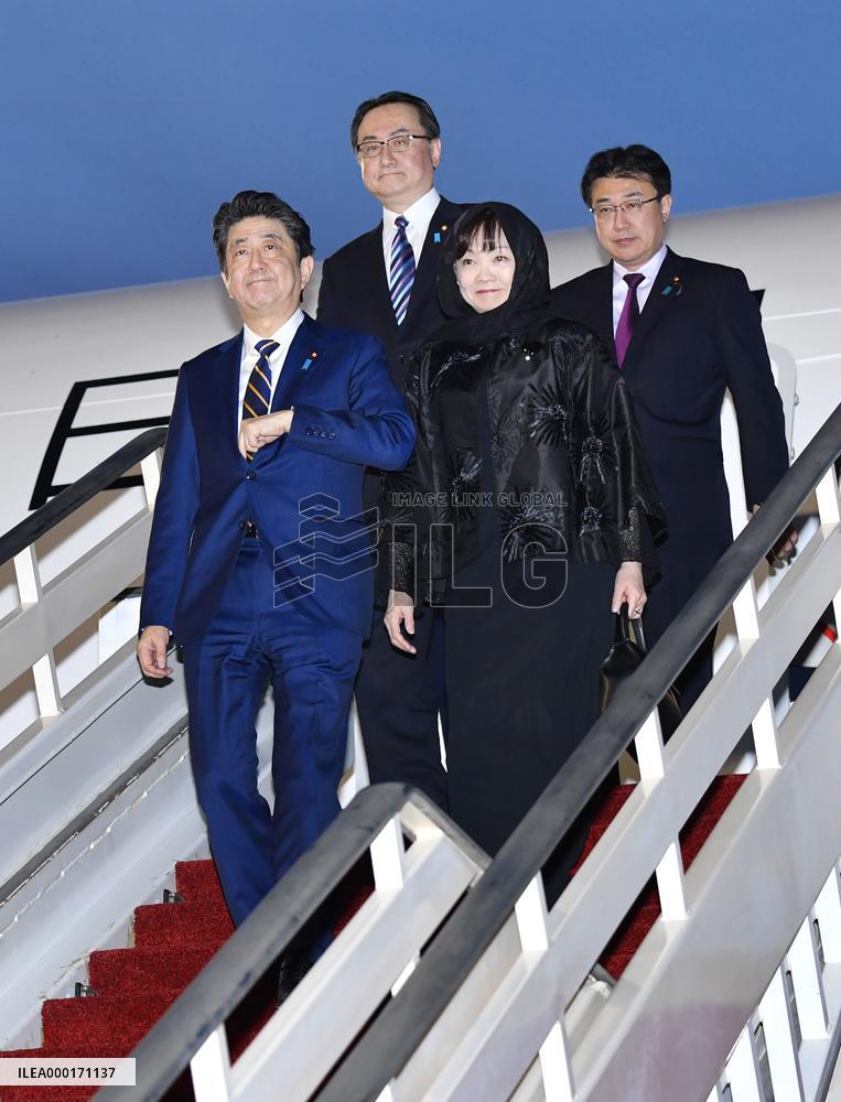 Japan PM Abe, wife in Saudi Arabia