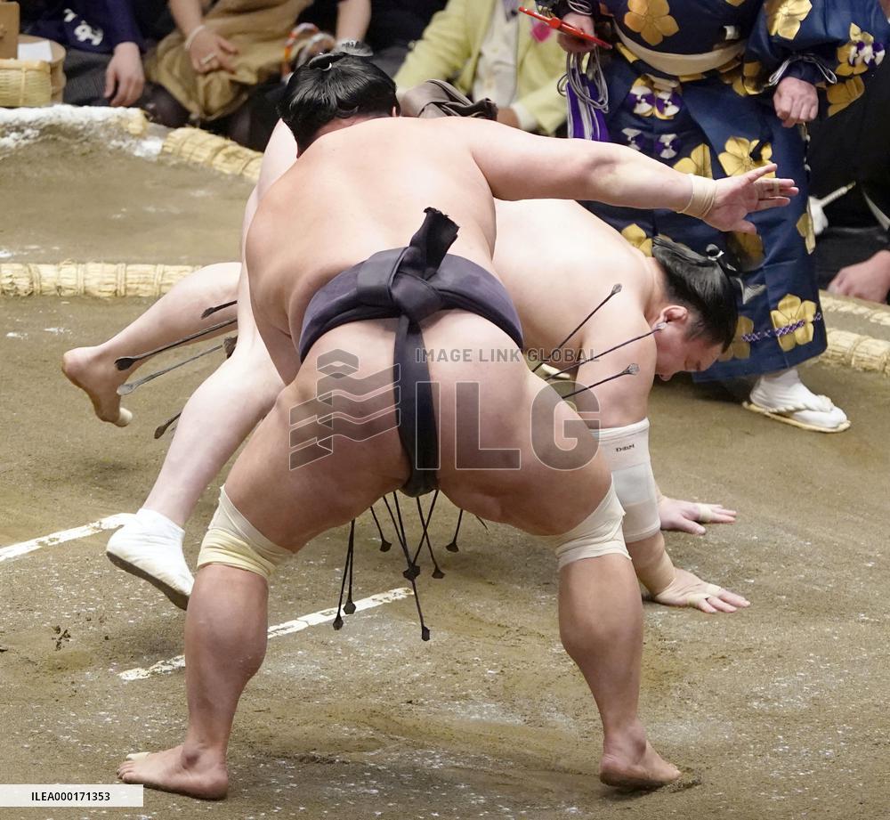 New Year Grand Sumo Tournament
