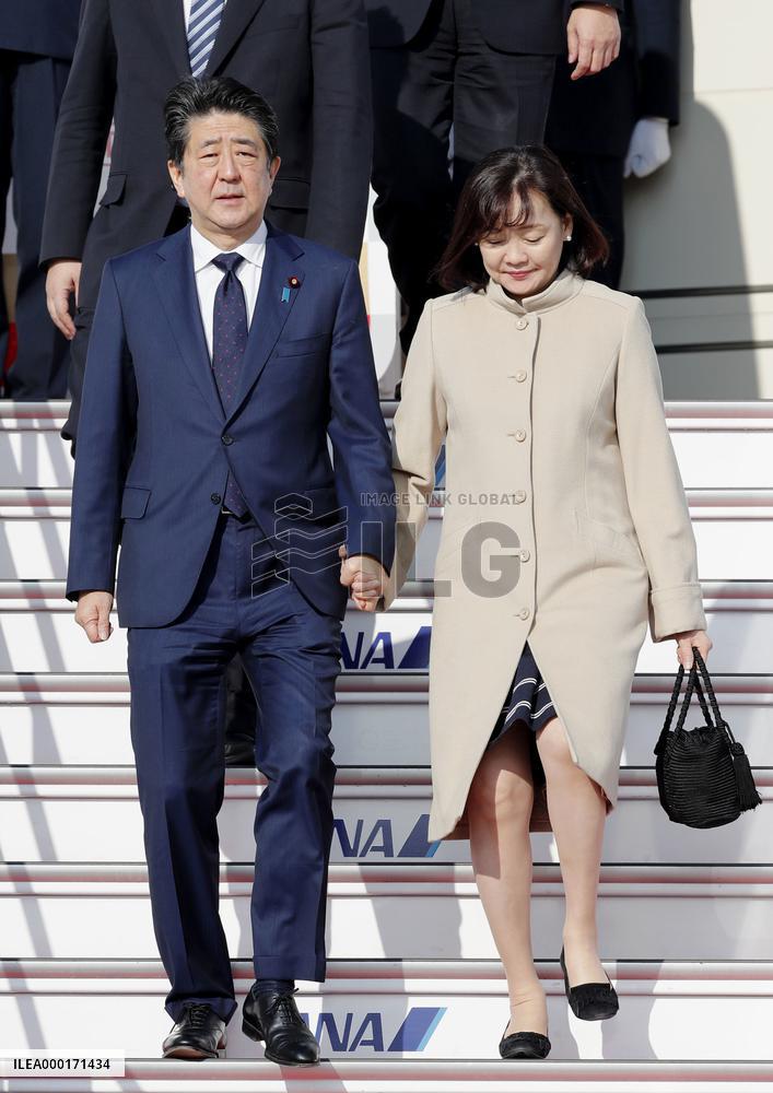 Abe returns from Middle East trip