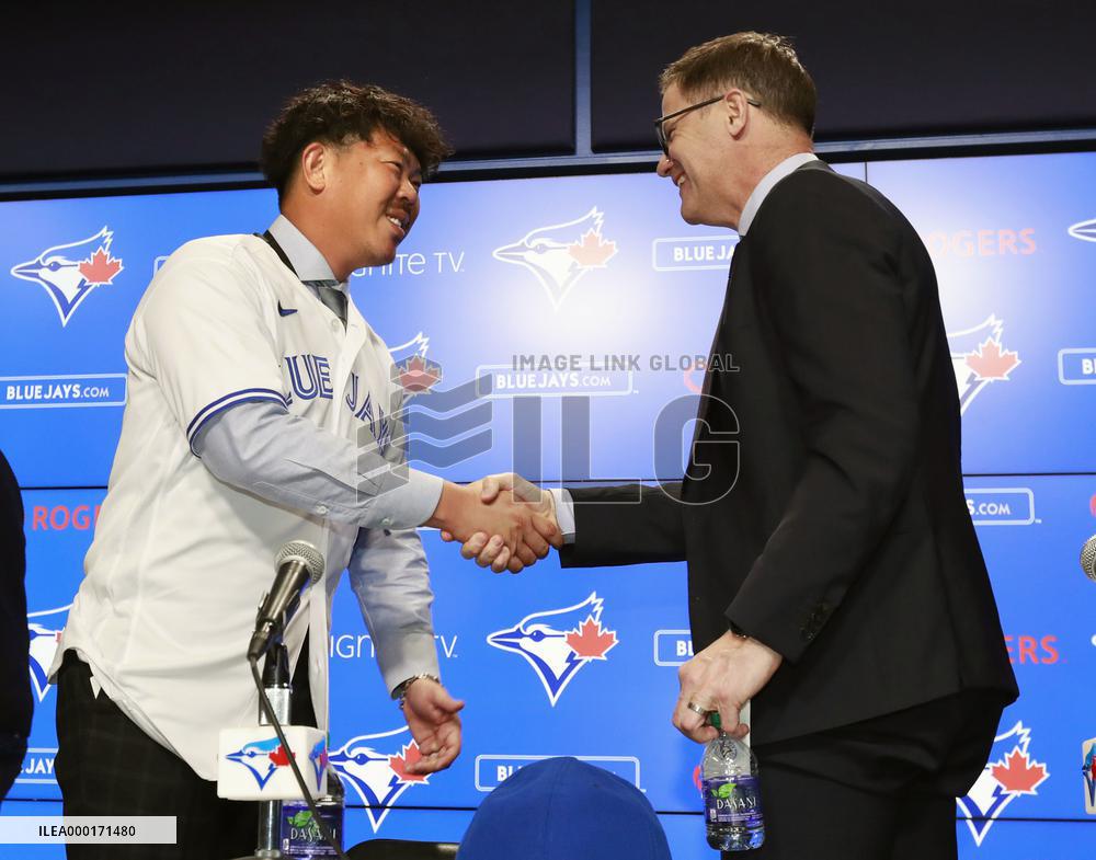 Baseball: New Blue Jays pitcher Shun Yamaguchi