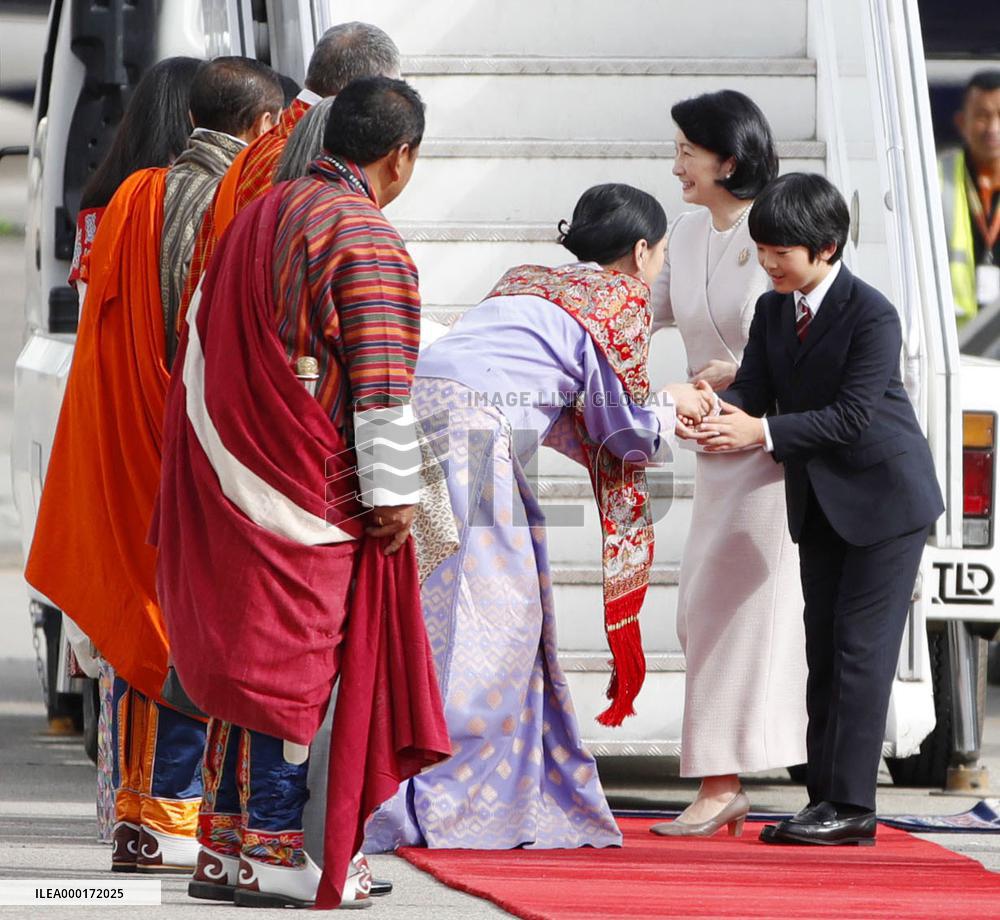 Crown Prince Fumihito's family travels to Bhutan