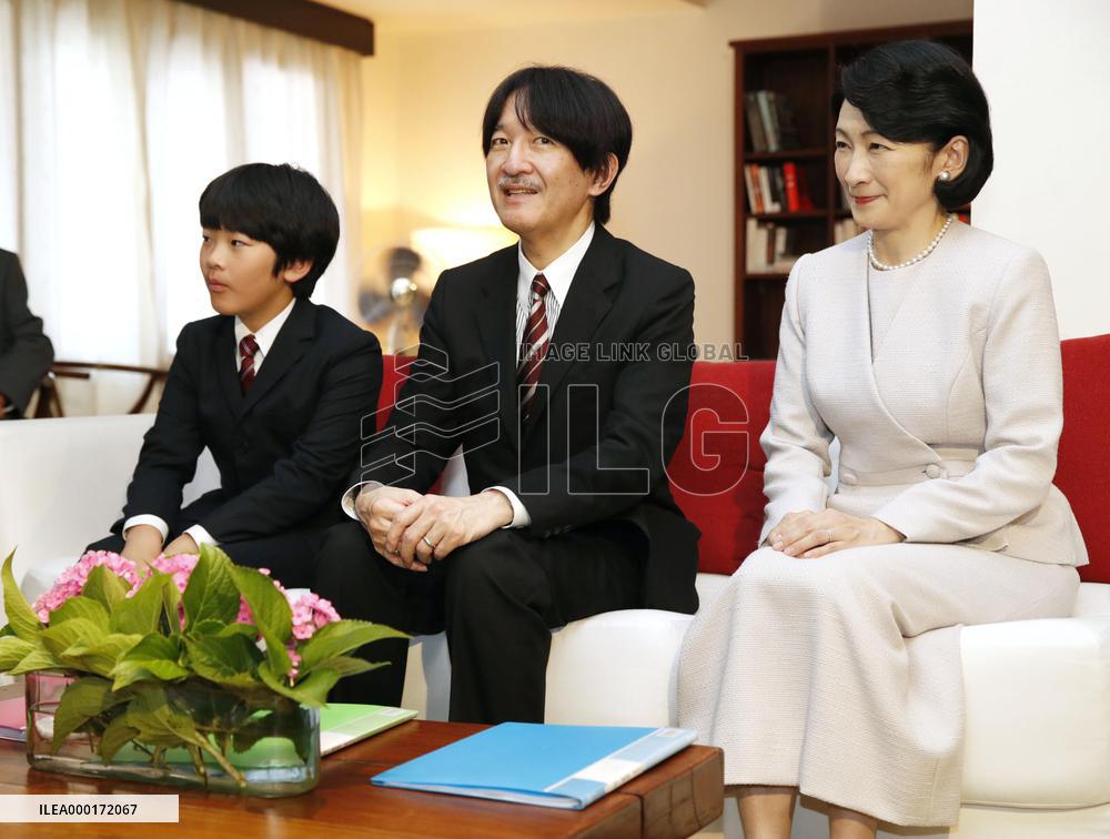 Crown Prince Fumihito's family travels to Bhutan