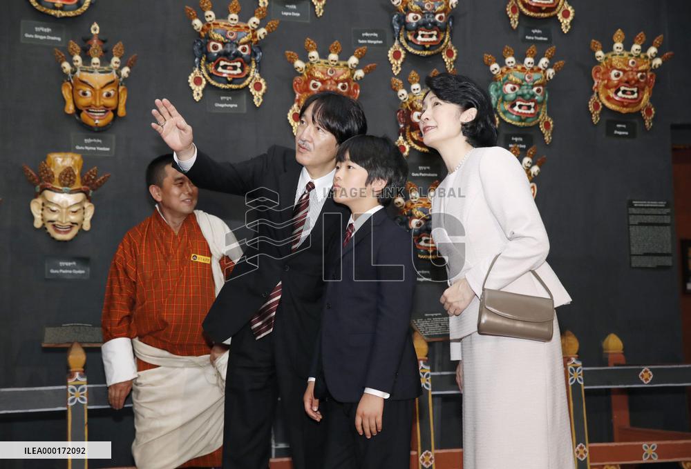 Crown Prince Fumihito's family travels to Bhutan
