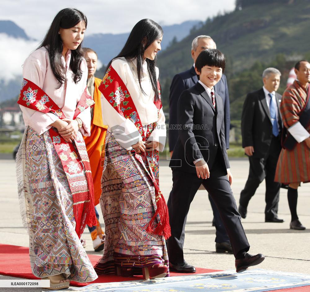 Crown Prince Fumihito's family travels to Bhutan