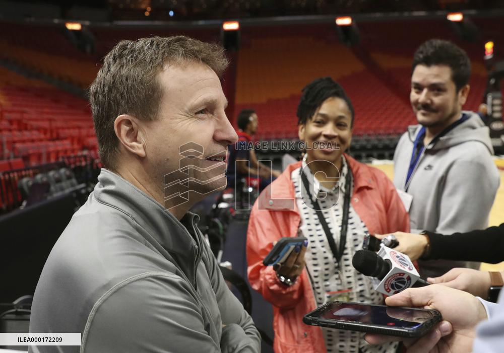 Basketball: Wizards coach Scott Brooks