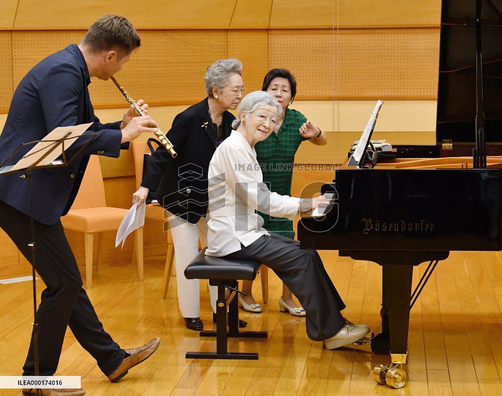Former Japan empress at music workshop