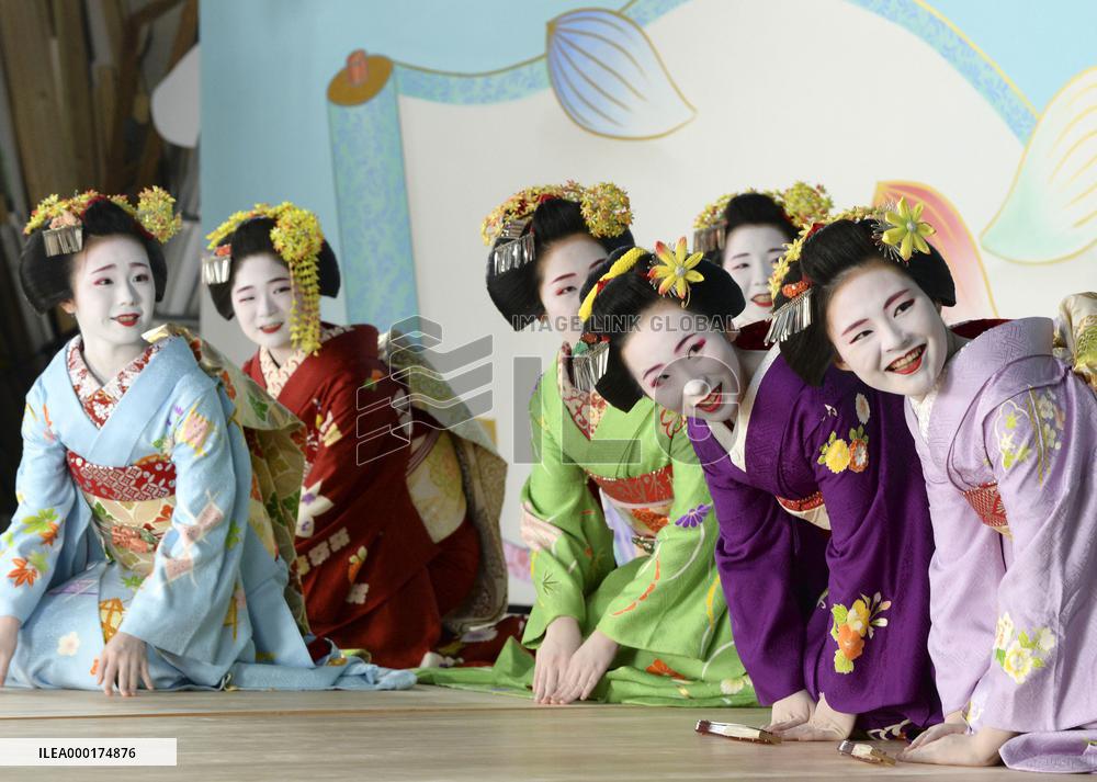Photo session for geiko, maiko