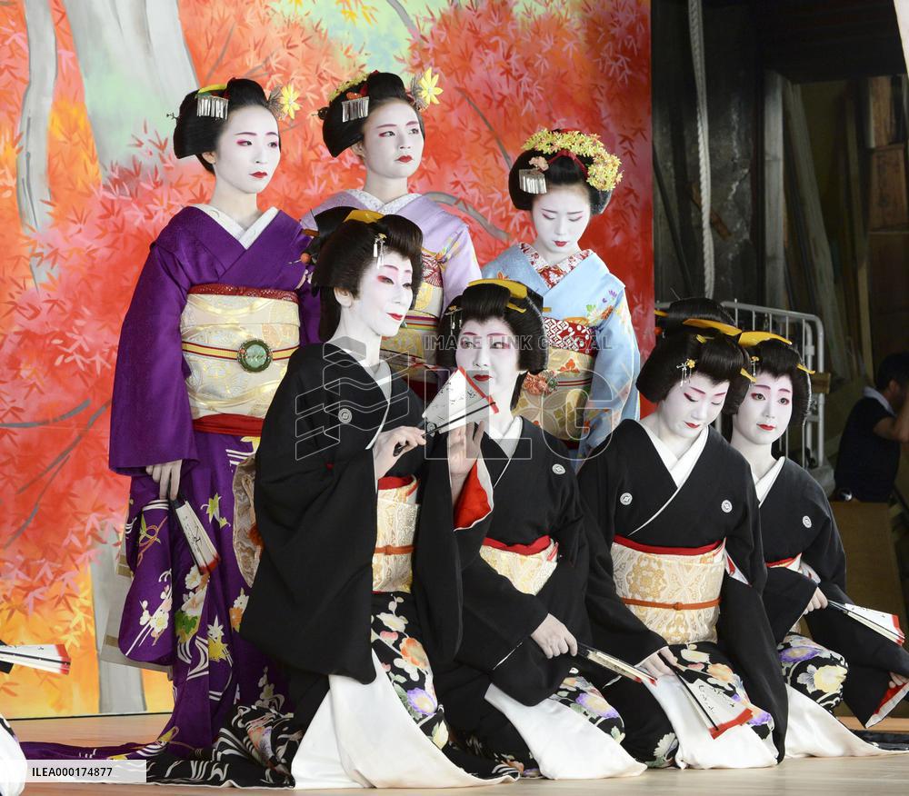 Photo session for geiko, maiko