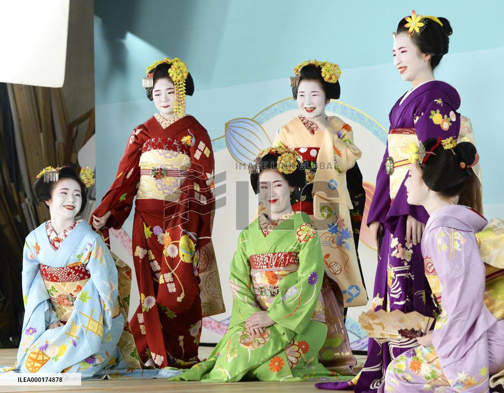 Photo session for geiko, maiko