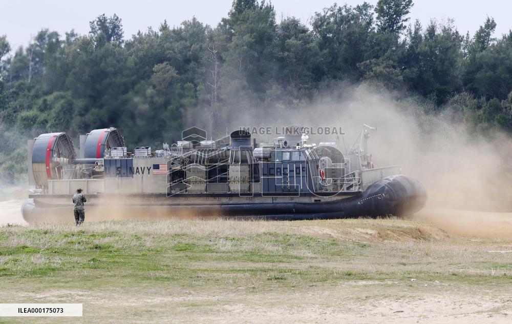 Japan-U.S. amphibious drill