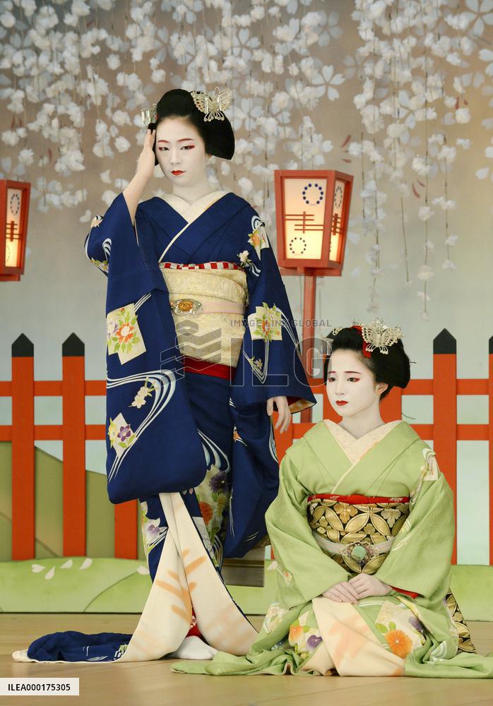 Kyoto's geiko, maiko prepare for stage performance