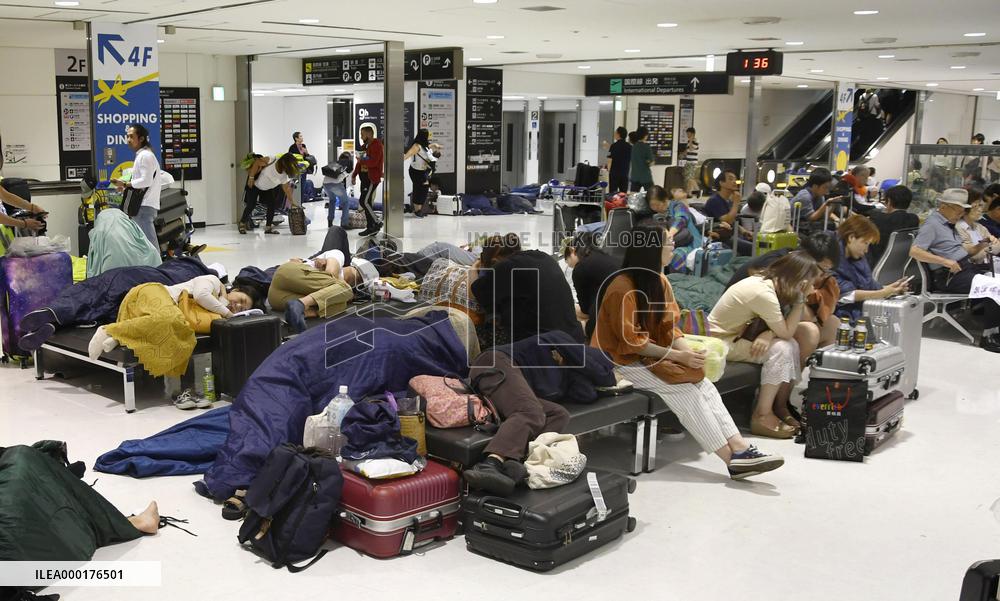 Narita airport chaos after Typhoon Faxai