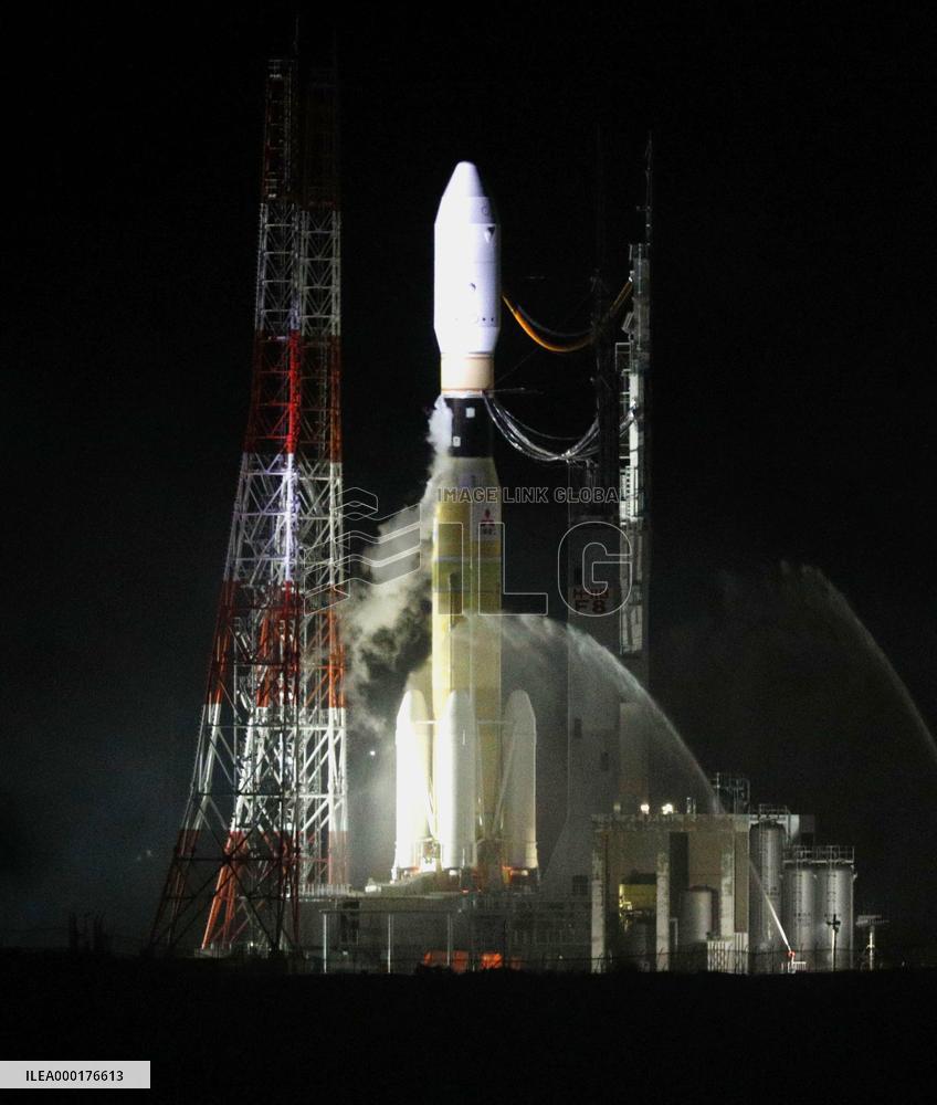 Fire foils Japanese rocket launch