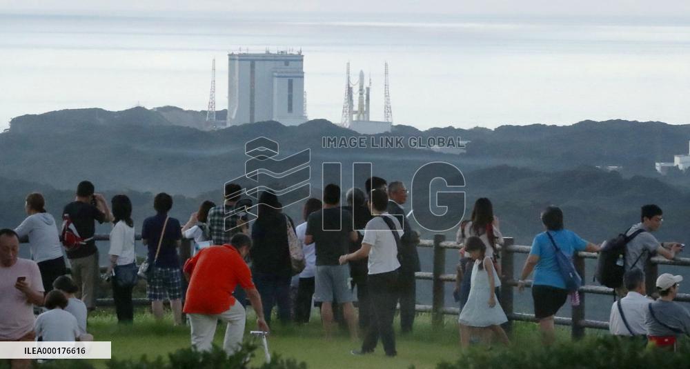 Fire foils Japanese rocket launch