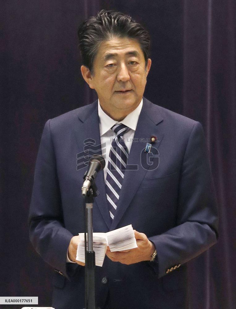 PM Abe meets Japan Self-Defense Forces officials