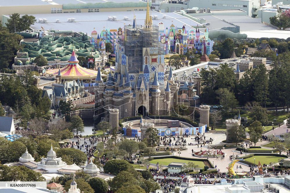 Tokyo Disney theme parks to close due to coronavirus