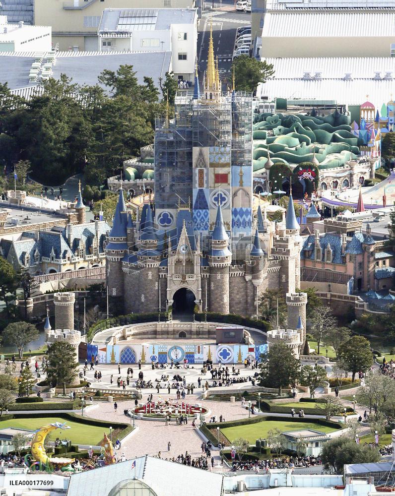 Tokyo Disney theme parks to close due to coronavirus