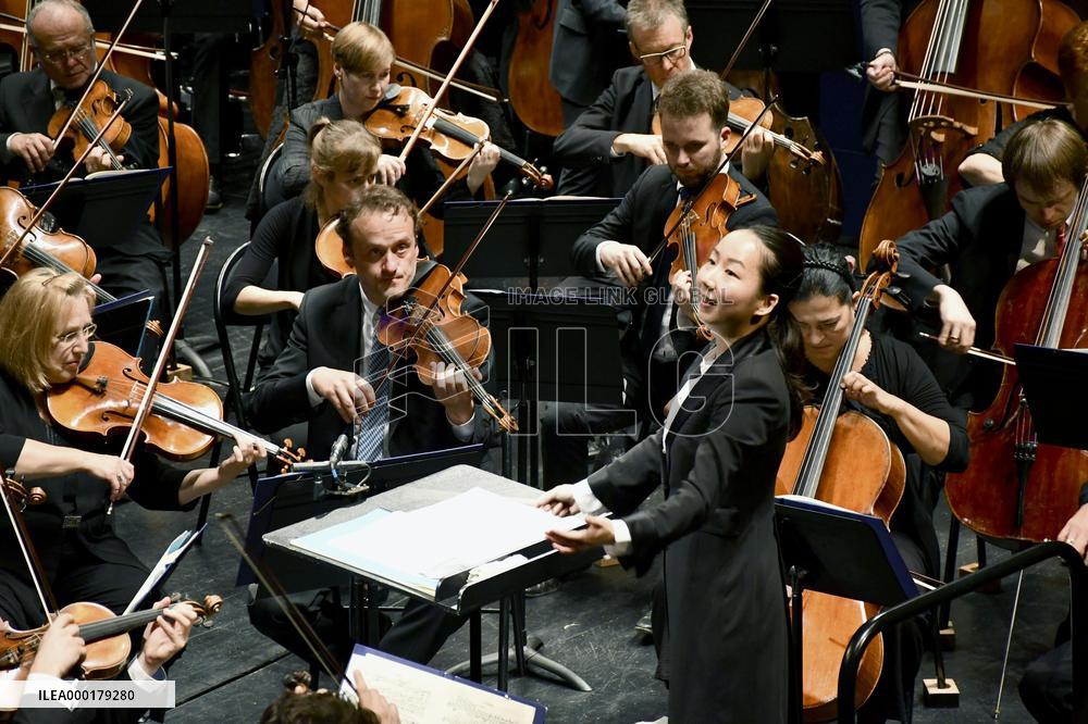 Japanese woman wins top prize at int'l competition for young conductors