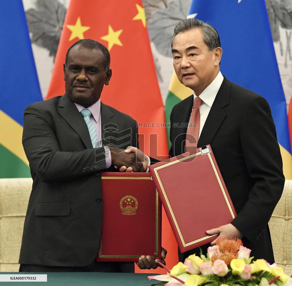 China establishes diplomatic ties with Solomon Islands