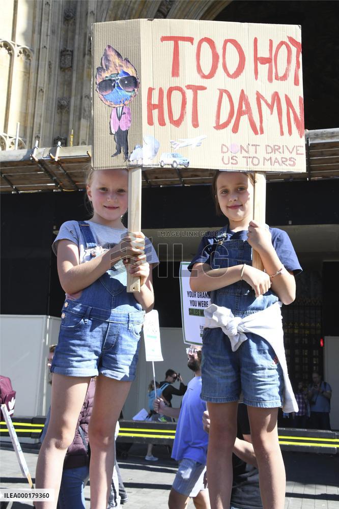 Young people participate in global climate strike