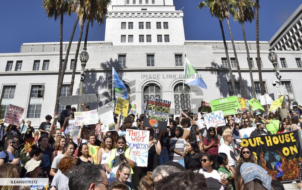 Young people participate in global climate strike