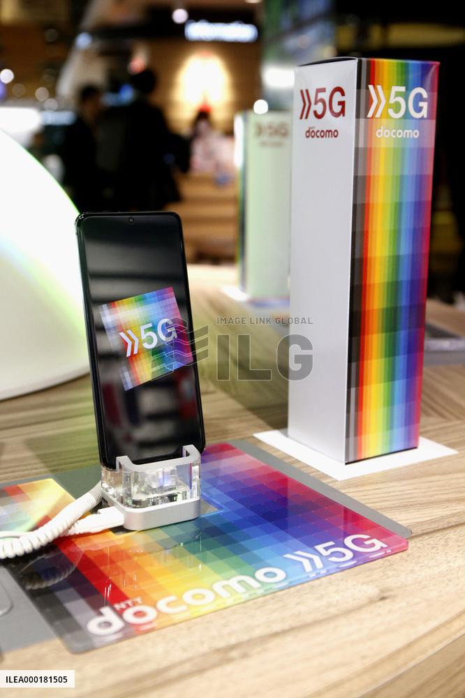 NTT Docomo launches 5G smartphone service