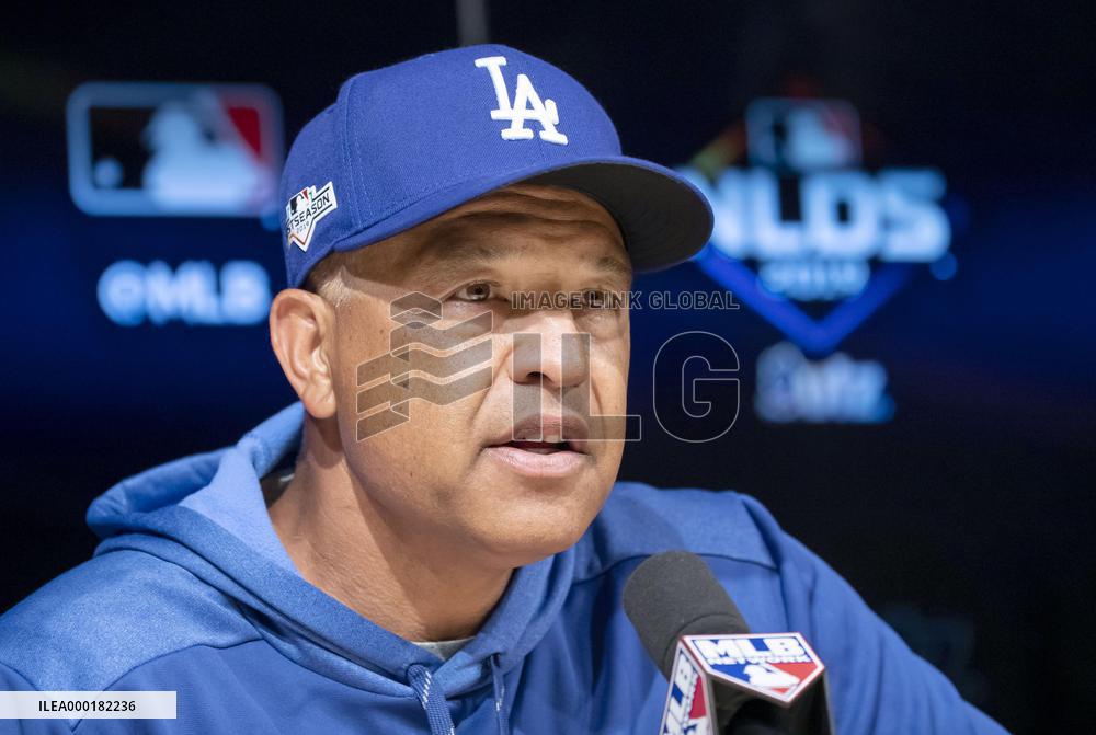 Baseball: Dodgers manager Dave Roberts