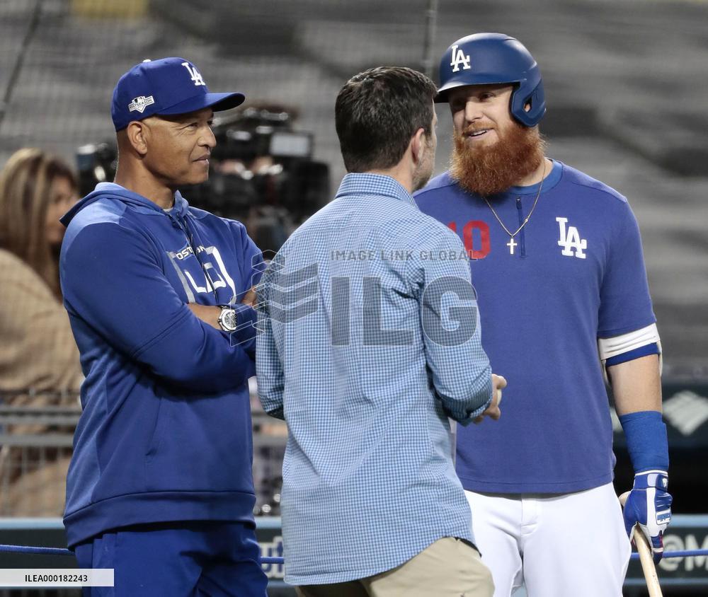 Baseball: Dodgers manager Dave Roberts