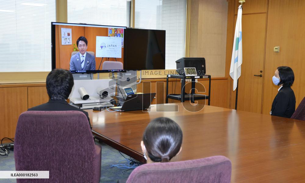 First day at work for new employees