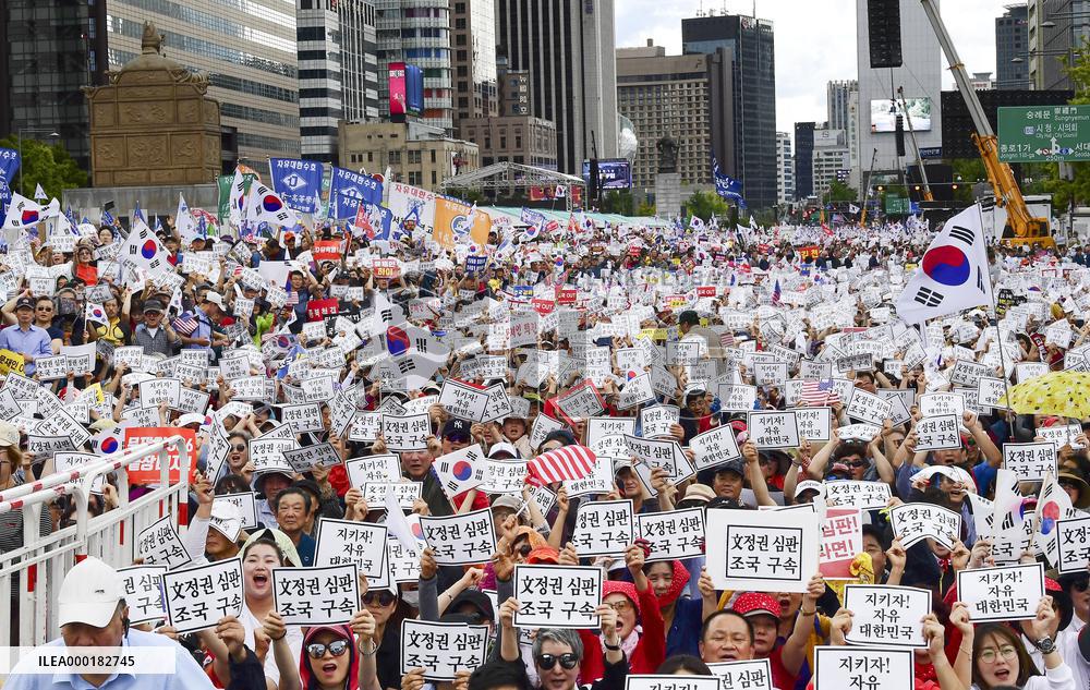 Protest against justice minister in S. Korea