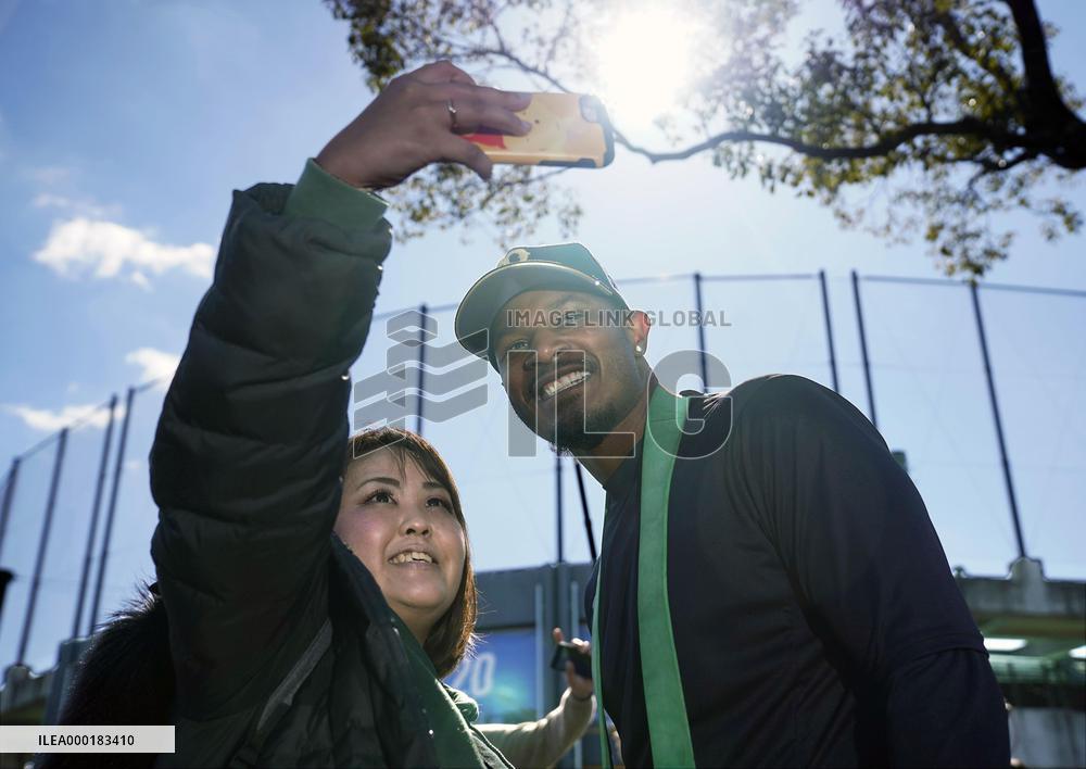 Baseball: Orix outfielder Adam Jones
