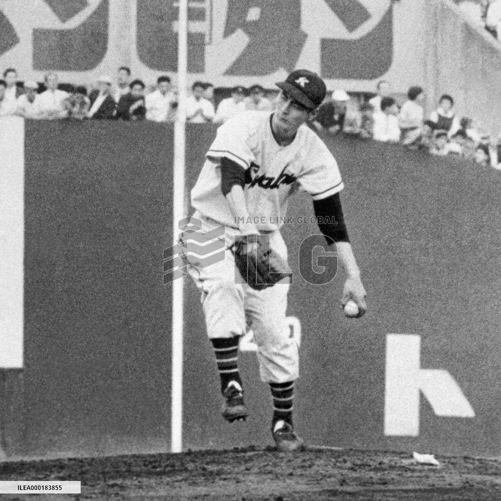 Ex-Swallows pitcher Kaneda dies at 86