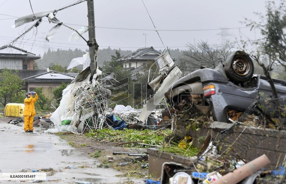 Powerful typhoon in Japan