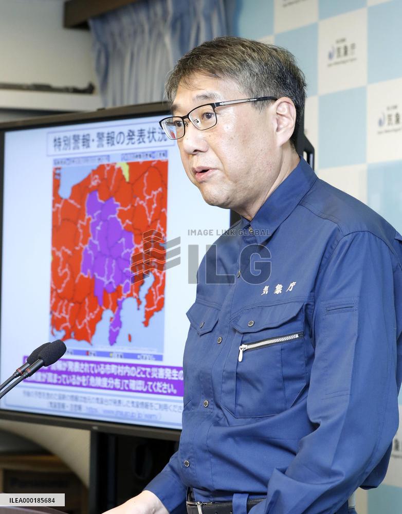 Powerful typhoon in Japan