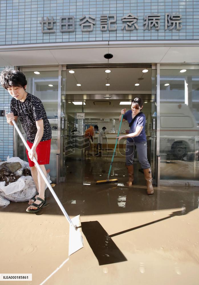 Powerful typhoon in Japan