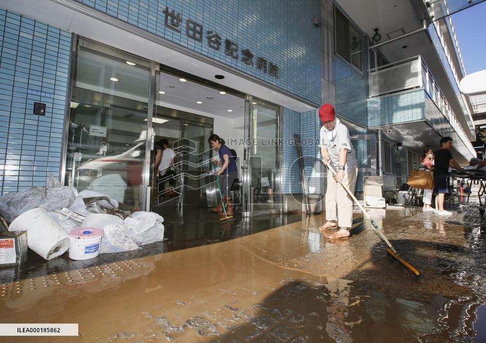Powerful typhoon in Japan