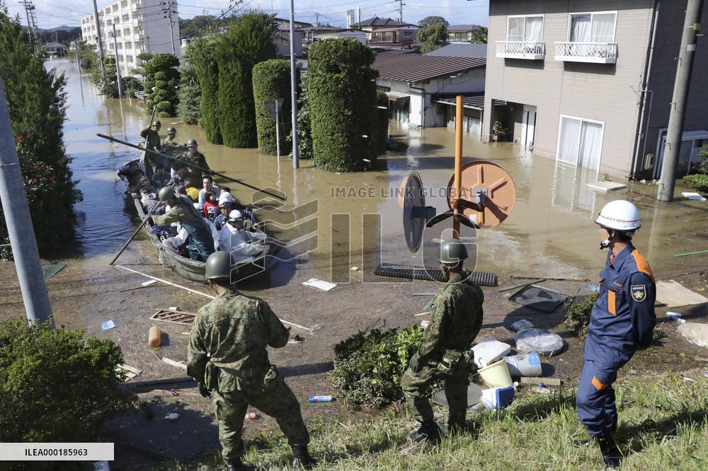 Powerful typhoon in Japan