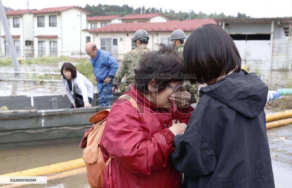 Powerful typhoon in Japan