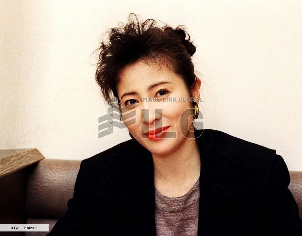 Coronavirus death of Japanese actress Kumiko Okae