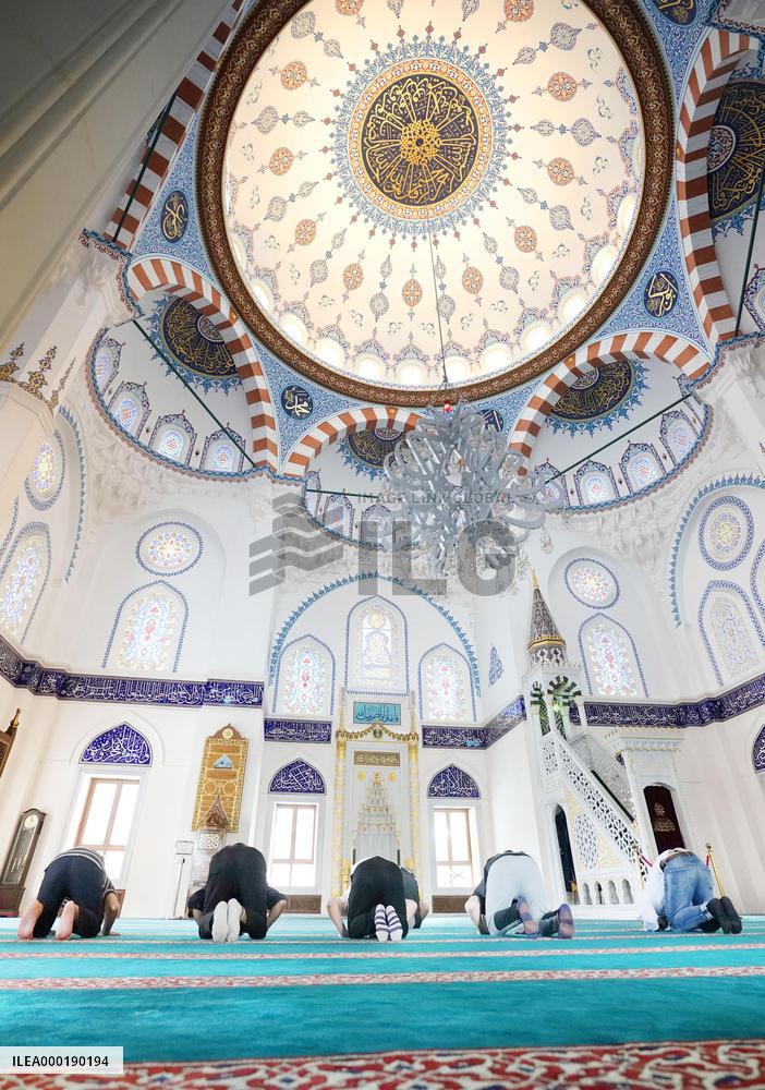 Prayer at Tokyo mosque