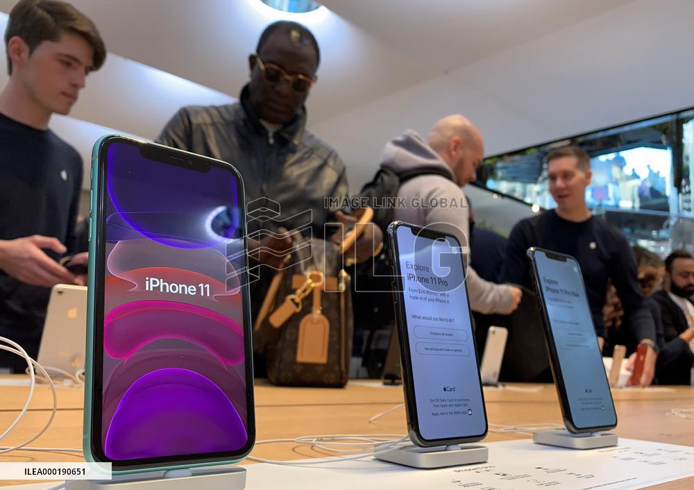 iPhone 11 smartphones