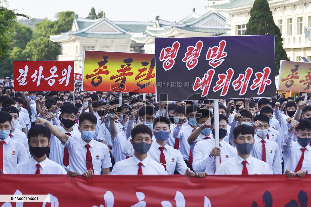 North Korean protest at defectors' flyer distribution