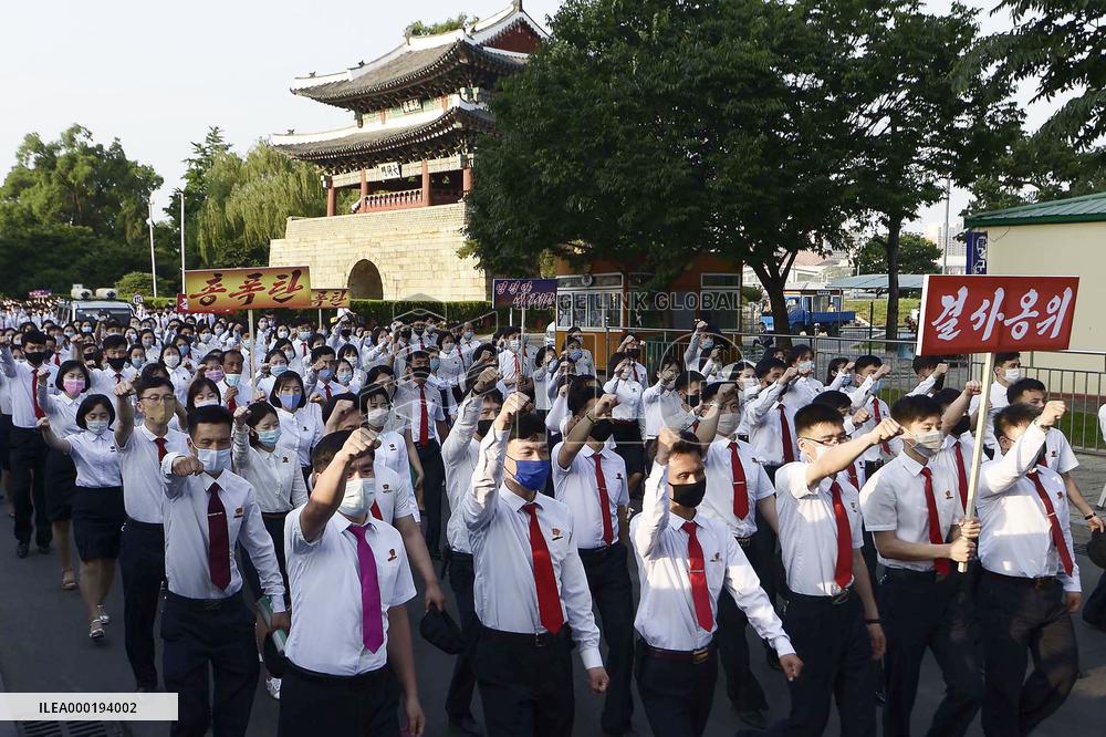 North Korean protest at defectors' flyer distribution